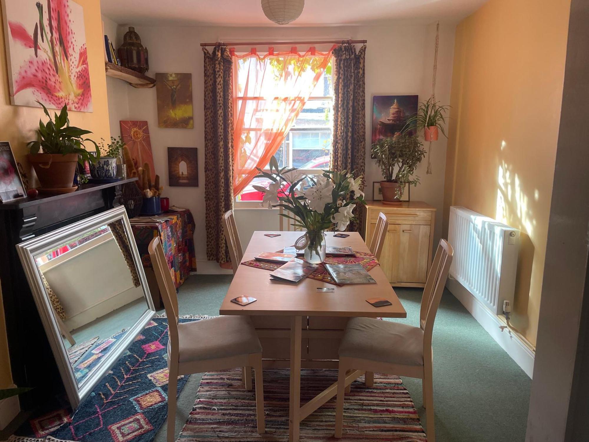 Homestay In The Heart Of Avalon *